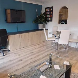Apartment 2-bedroom *nr Centre With Parking*, Southampton